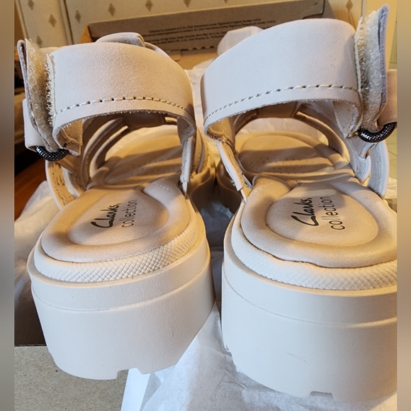 (SOLD) NWOT Clarks Sandals - Picture 8 of 8